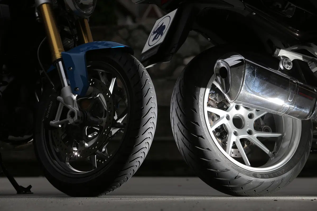 Metzeler Roadtec 01: ancora più efficace sul bagnato (2)