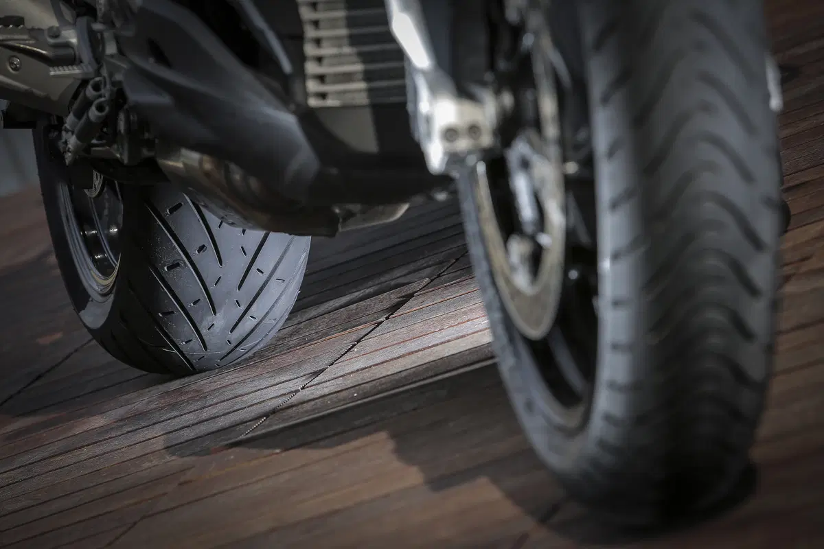 Metzeler Roadtec 01: ancora più efficace sul bagnato