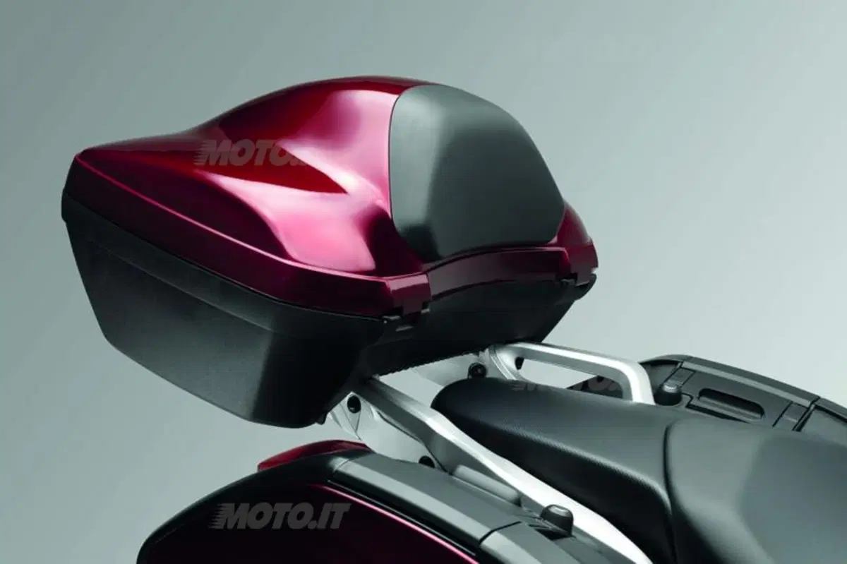 Honda Integra 700. Sembra uno scooter, va come una moto (4)