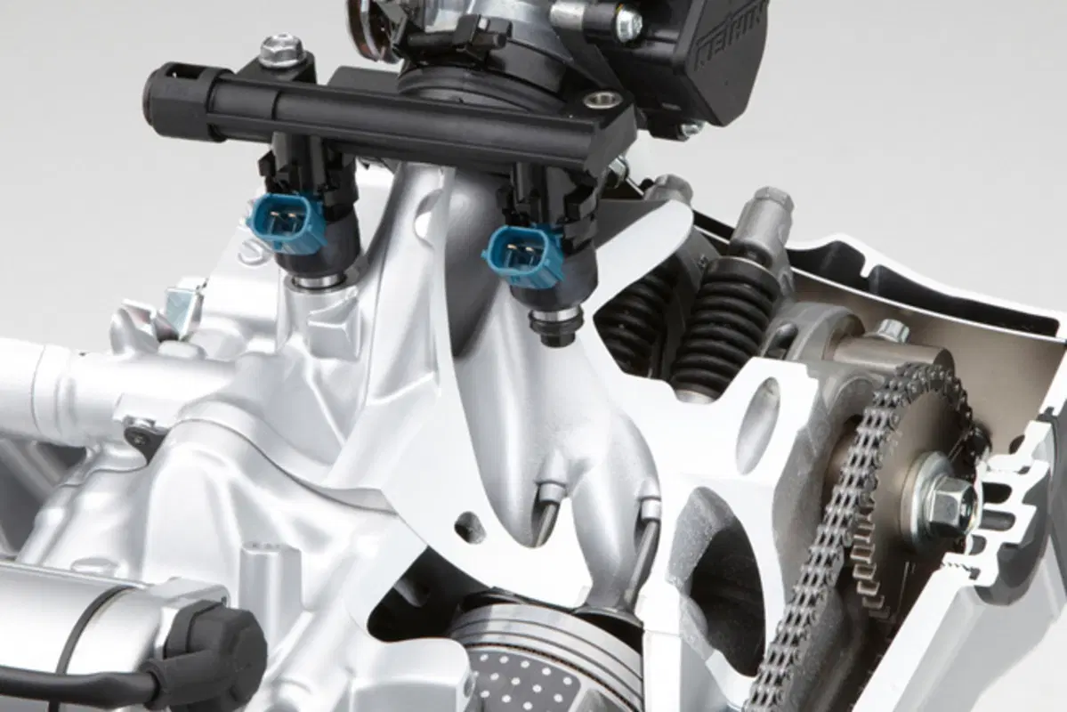 Honda Integra 700. Sembra uno scooter, va come una moto (19)