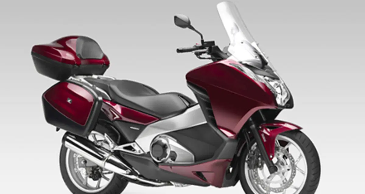 Honda Integra 700. Sembra uno scooter, va come una moto (27)