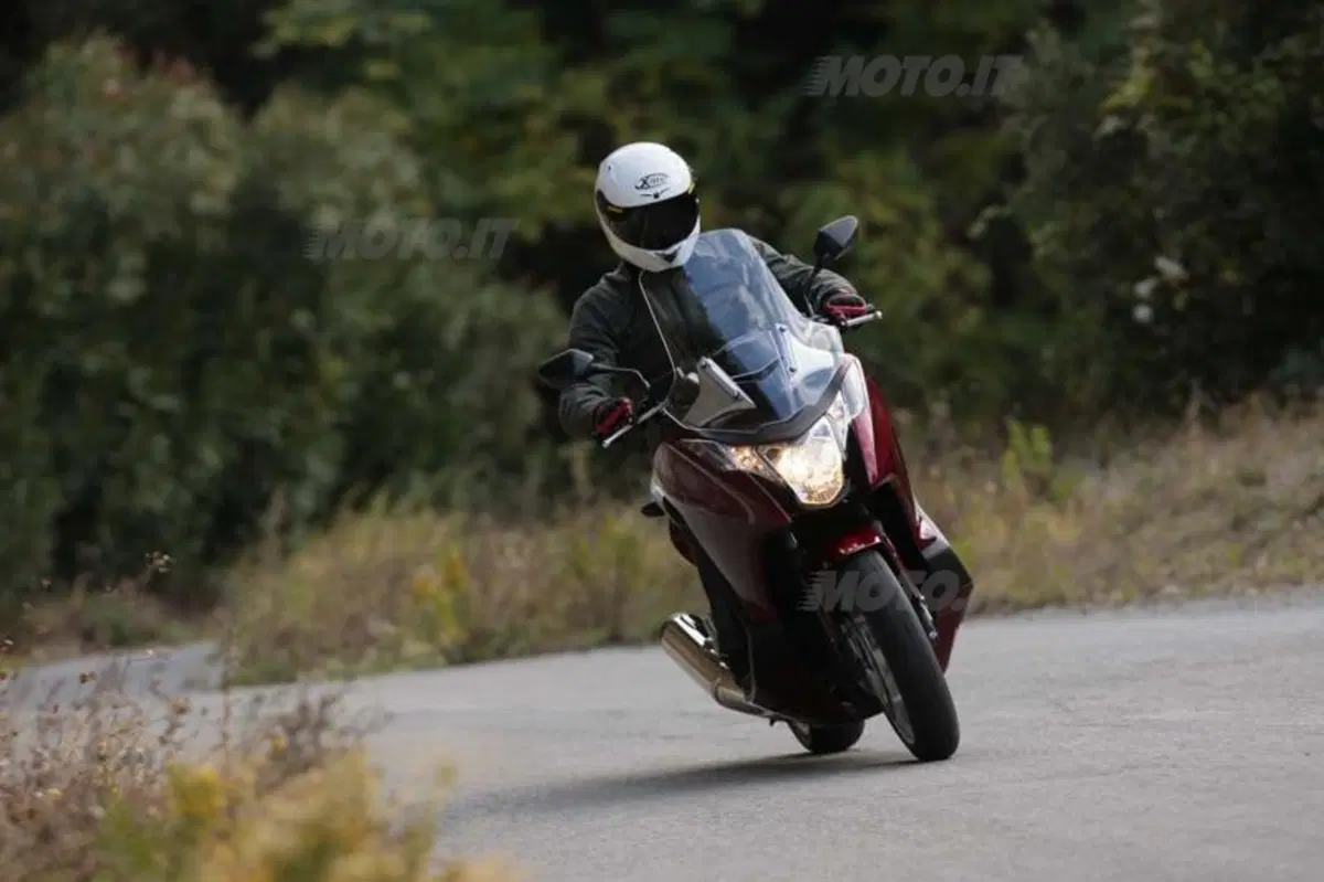 Honda Integra 700  (2)