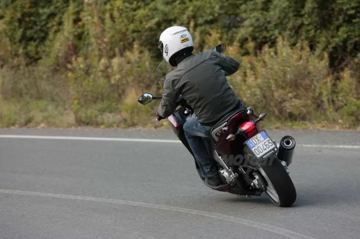 Honda Integra 700  (3)