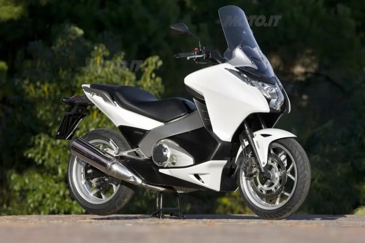 Honda Integra 700  (20)