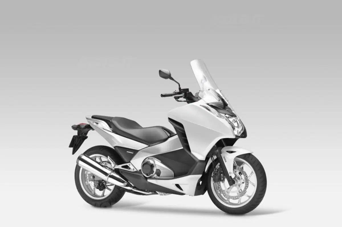 Honda Integra 700  (26)