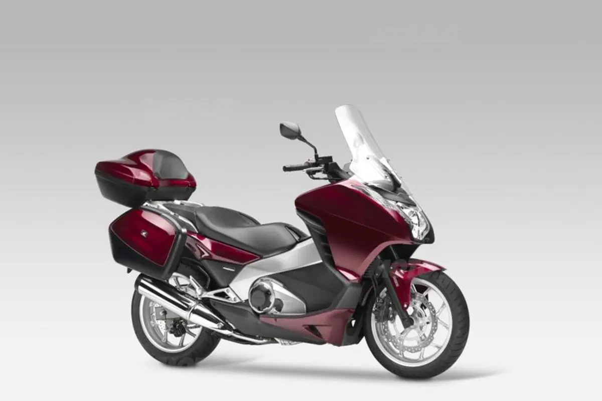Honda Integra 700  (29)