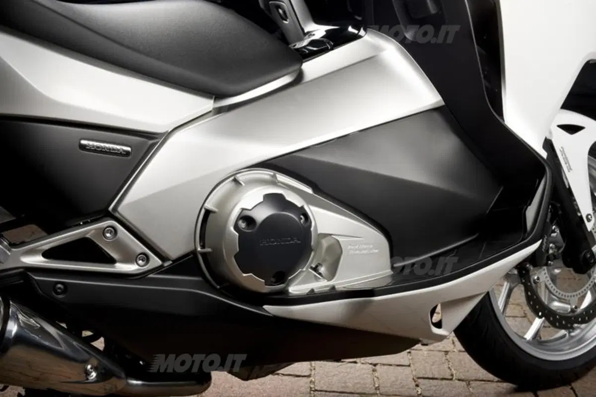 Honda Integra 700  (40)