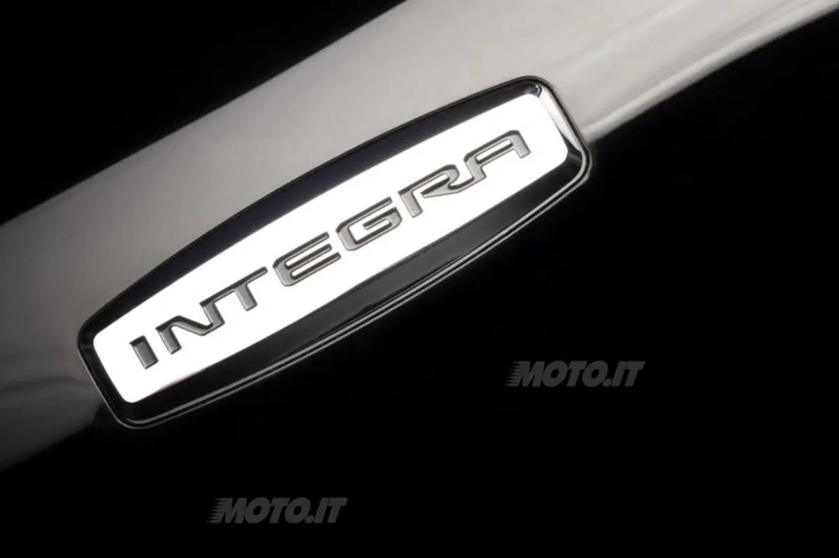 Honda Integra 700  (42)