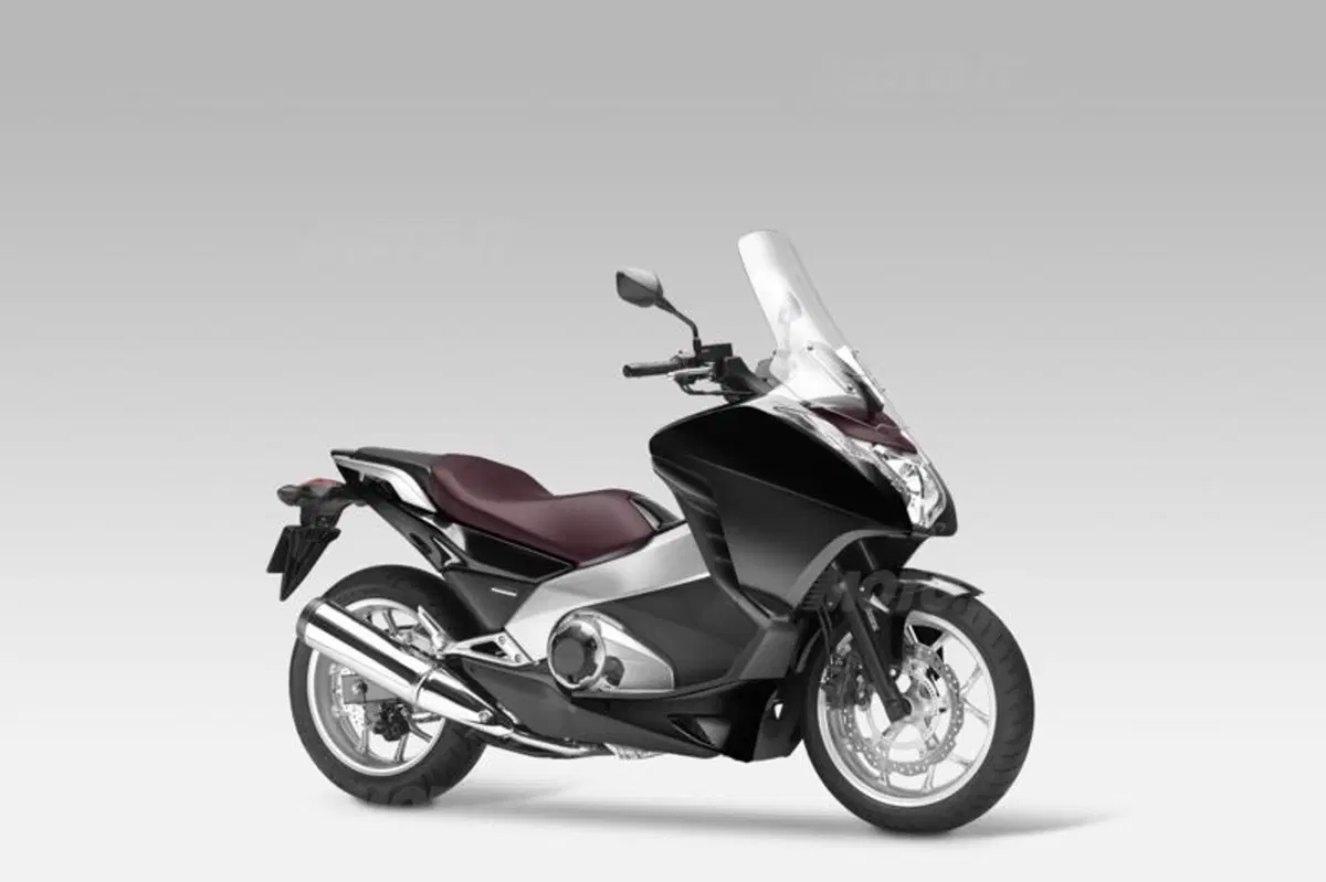 Honda Integra 700  (49)