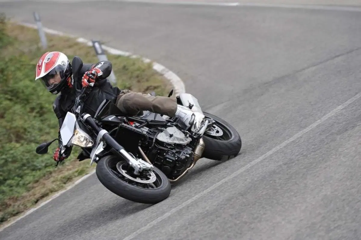 Husqvarna Nuda 900 e Nuda 900 R  (4)