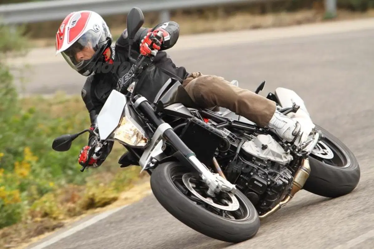 Husqvarna Nuda 900 e Nuda 900 R  (15)