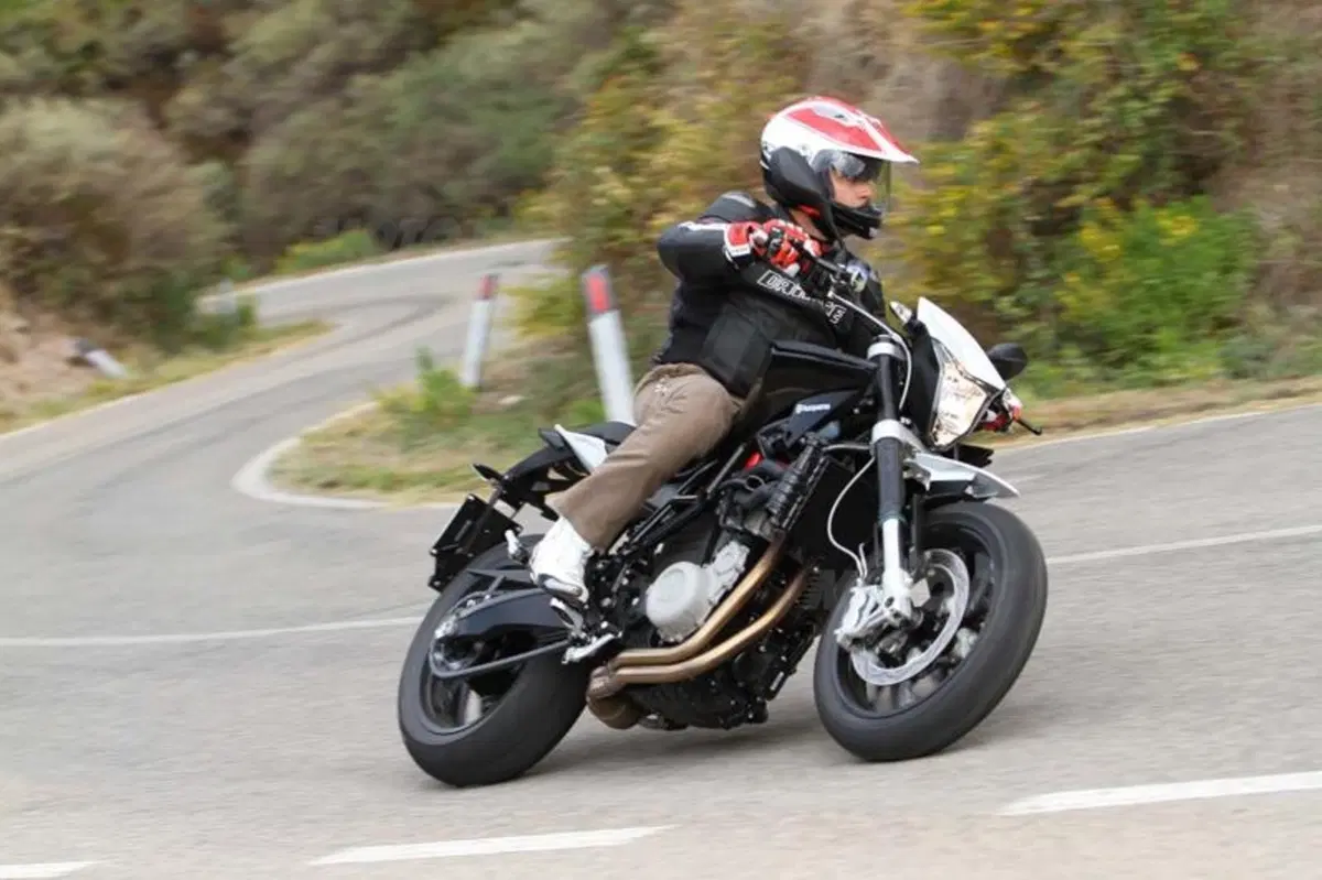 Husqvarna Nuda 900 e Nuda 900 R  (16)