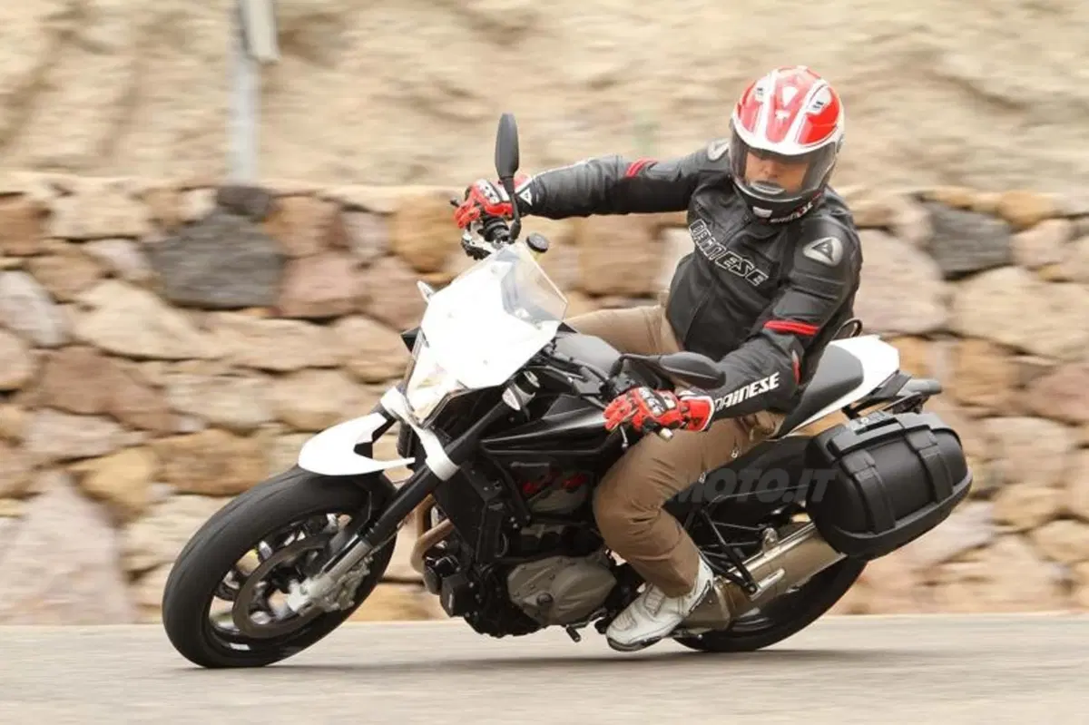 Husqvarna Nuda 900 e Nuda 900 R  (20)