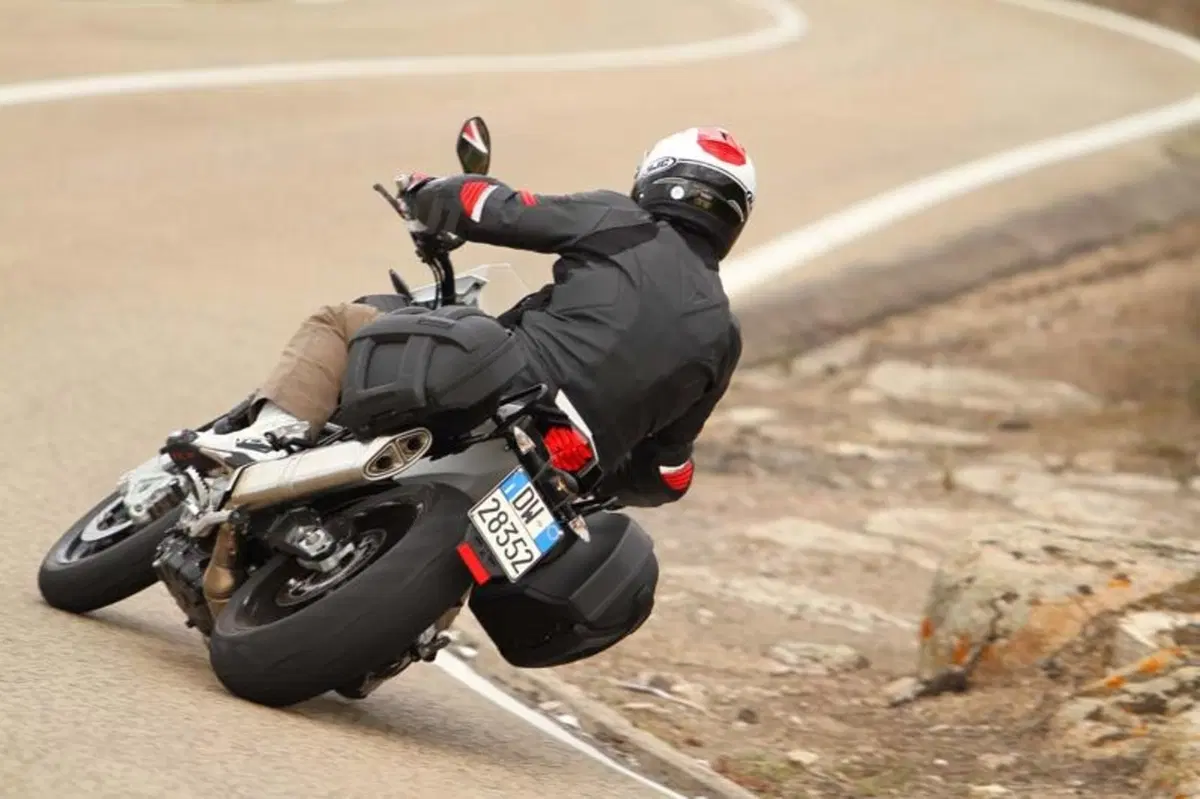 Husqvarna Nuda 900 e Nuda 900 R  (24)