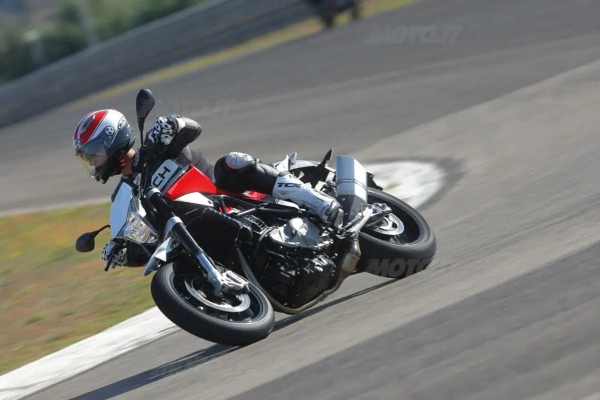 Husqvarna Nuda 900 e Nuda 900 R  (27)