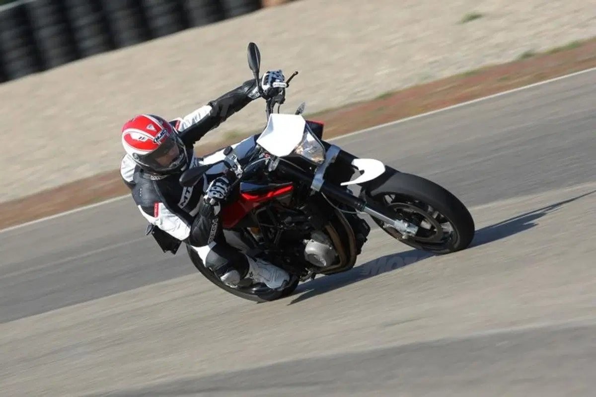 Husqvarna Nuda 900 e Nuda 900 R  (32)
