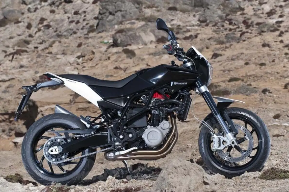 Husqvarna Nuda 900 e Nuda 900 R  (36)