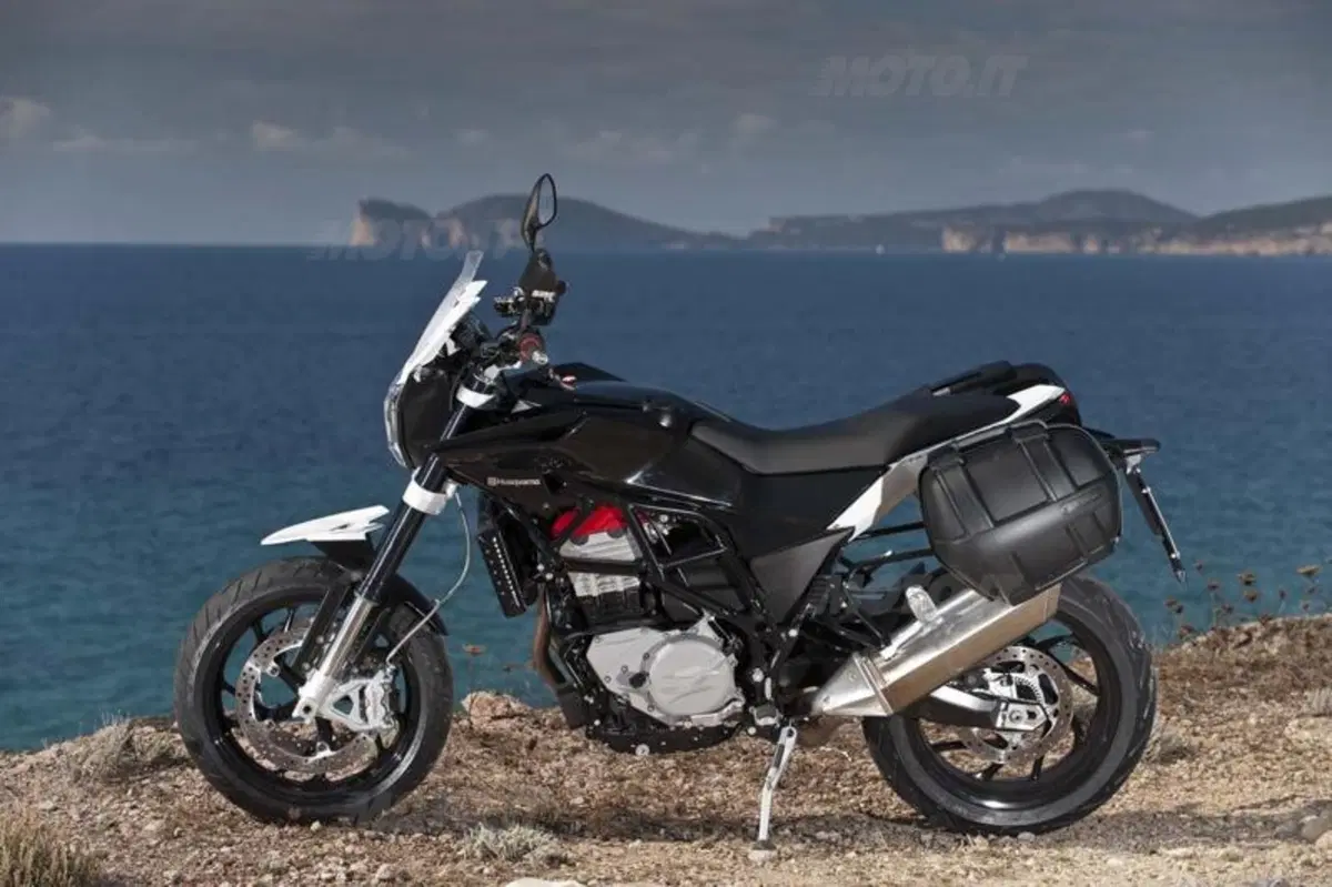 Husqvarna Nuda 900 e Nuda 900 R  (39)