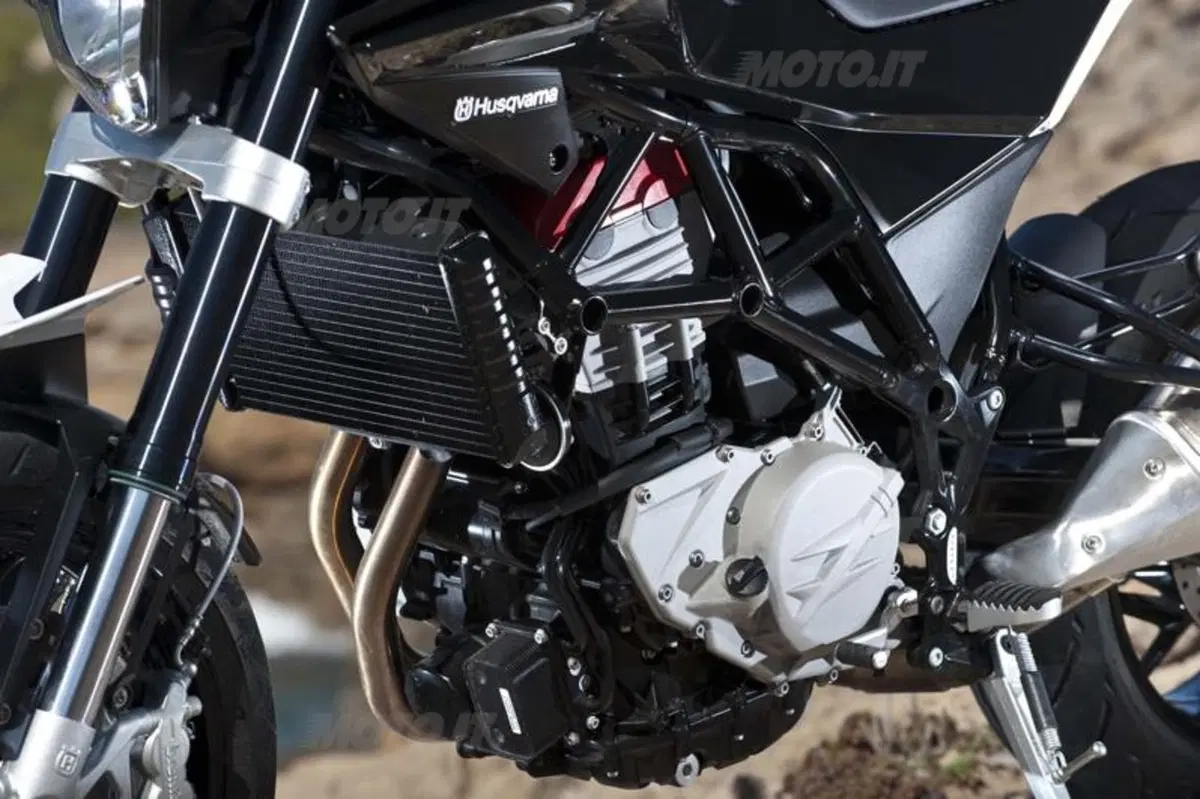 Husqvarna Nuda 900 e Nuda 900 R  (46)