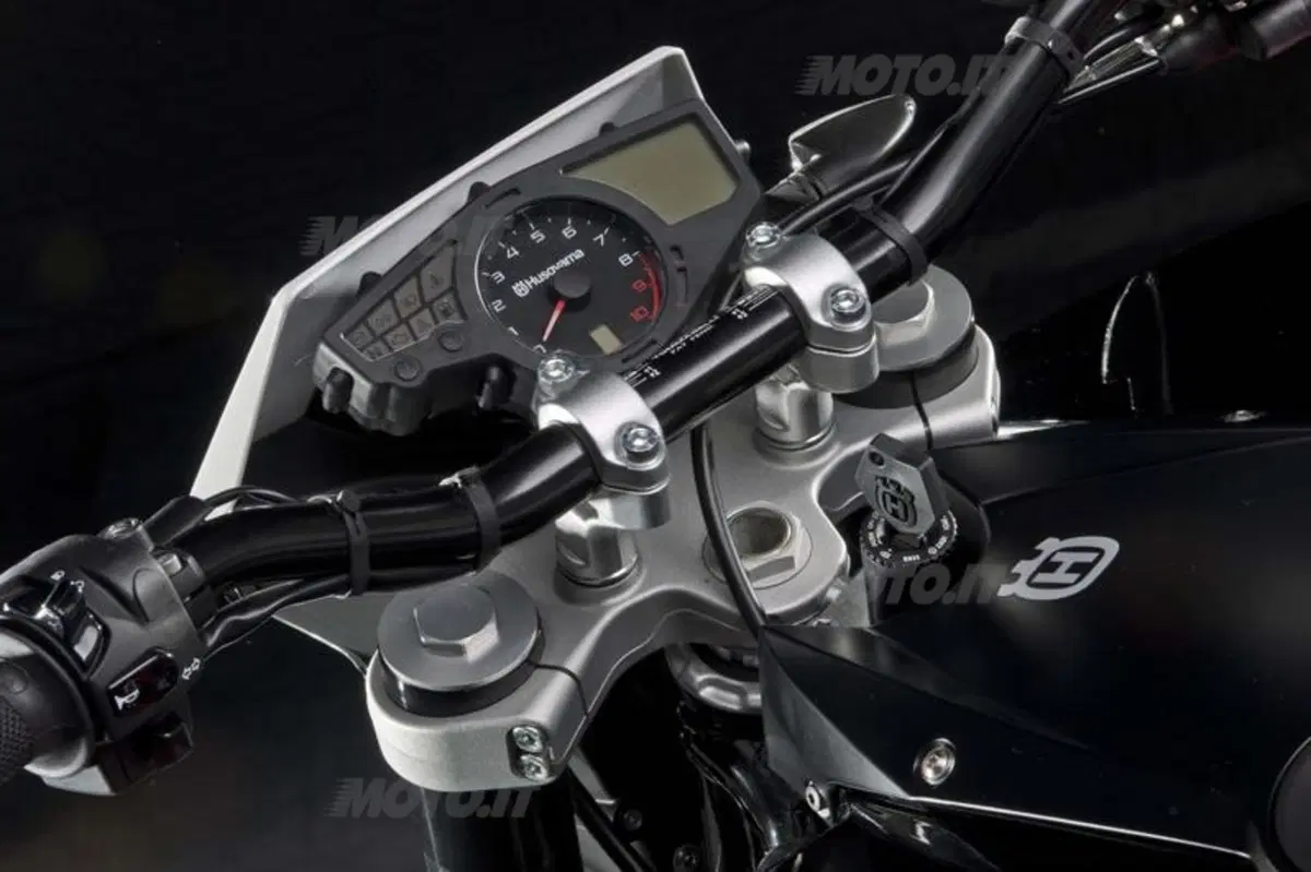Husqvarna Nuda 900 e Nuda 900 R  (54)