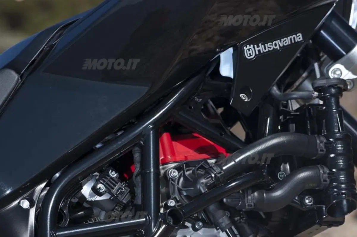 Husqvarna Nuda 900 e Nuda 900 R  (73)