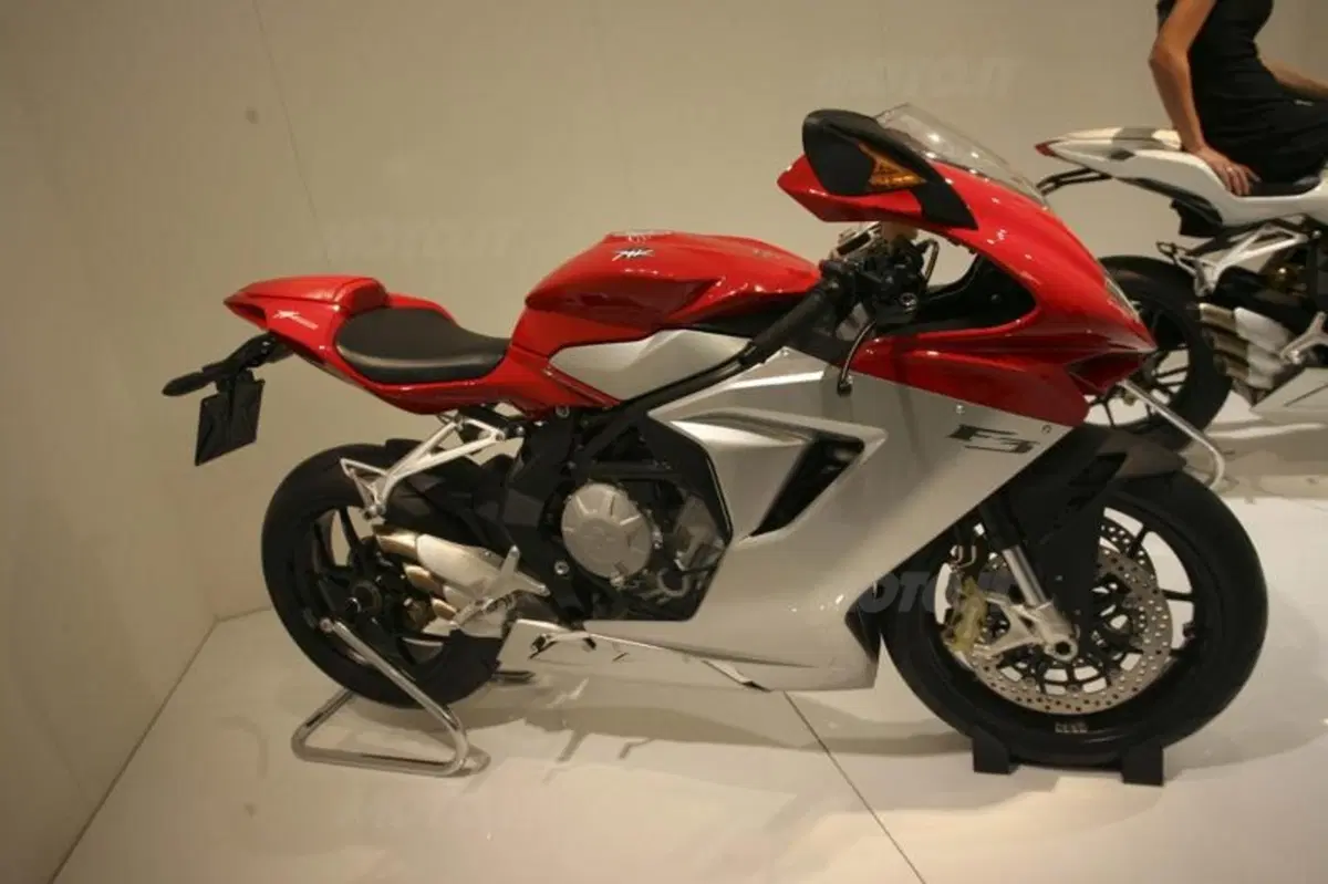 MV Agusta F3 675 a dicembre nei concessionari (7)