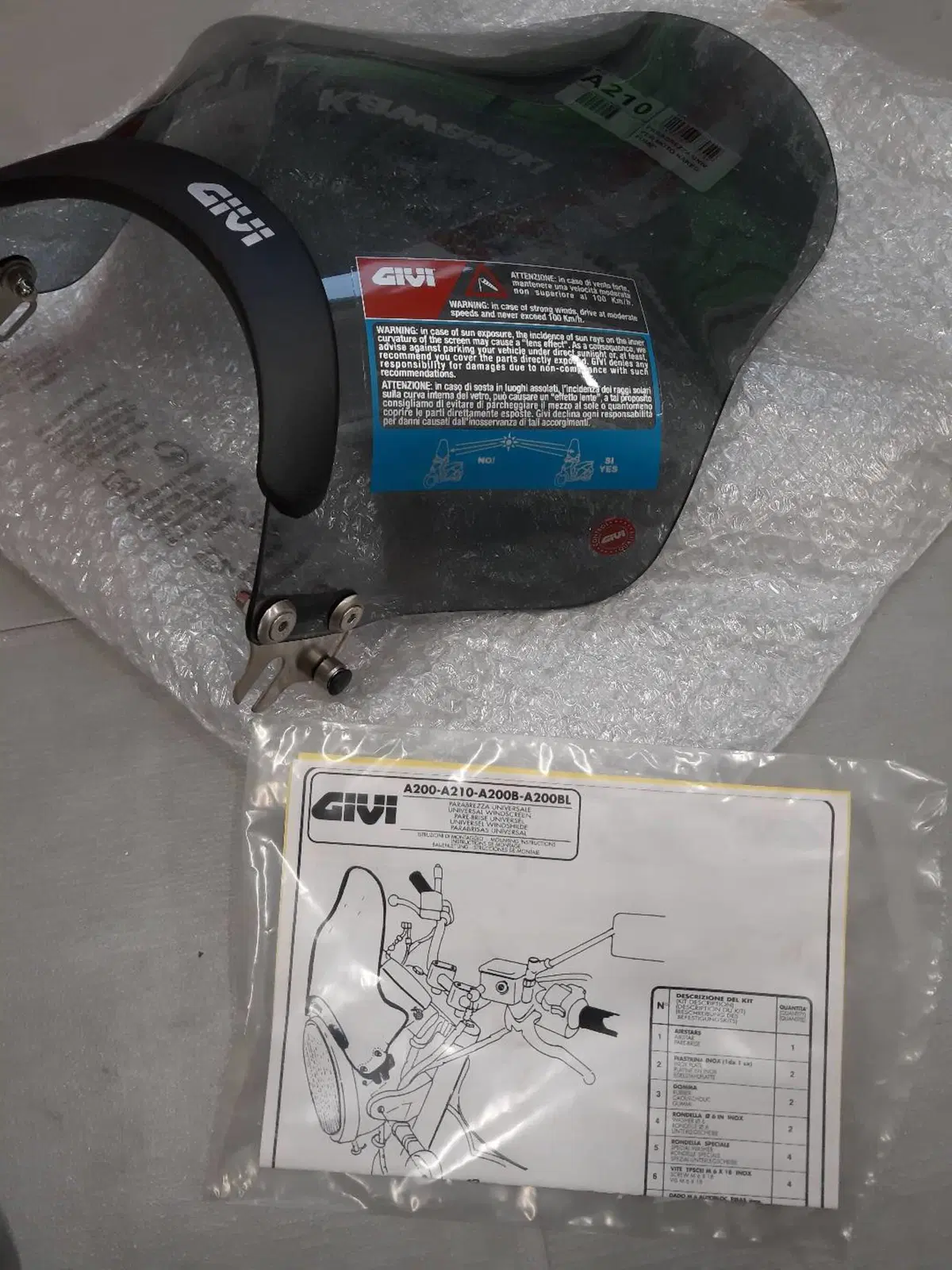 SPOILER UNINERSALE PER MOTO NAKED GIVI (4)