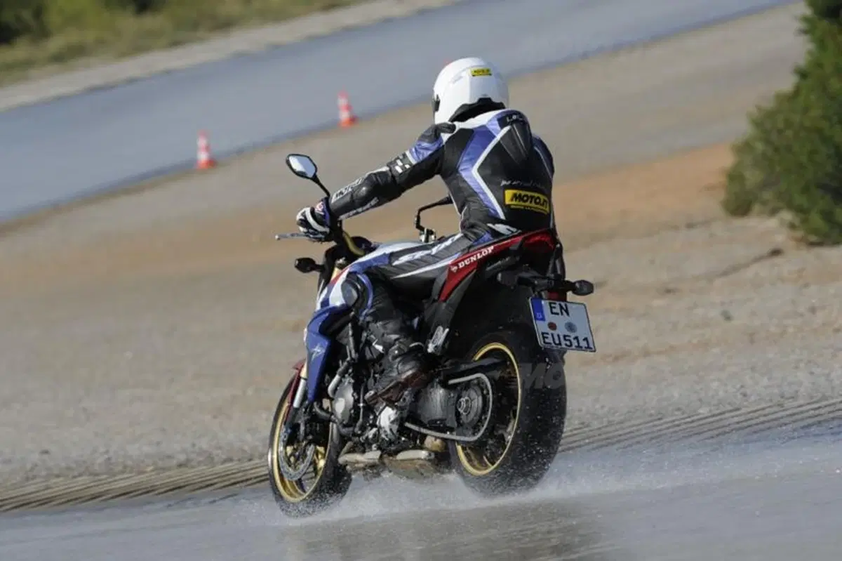 Test Dunlop RoadSmart II. Pneumatico Globale (6)