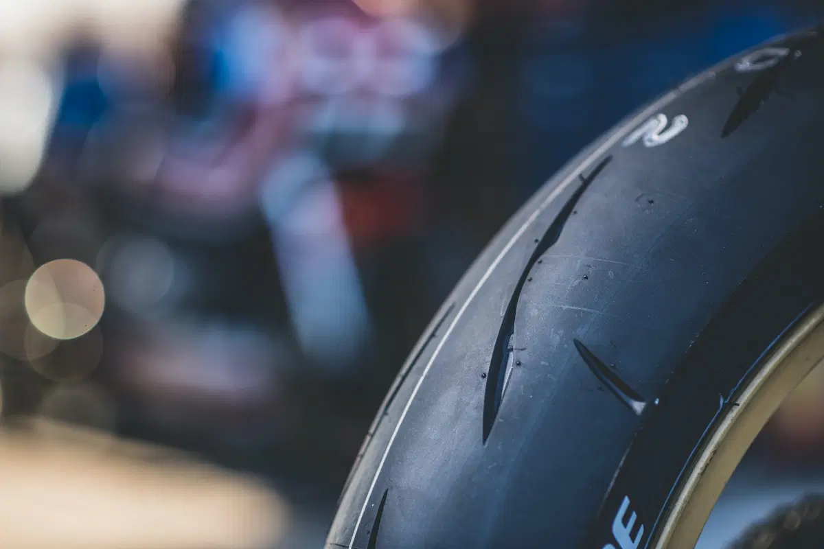 Bridgestone: nuovi CR11, BT46, RS11, E50 Extreme (4)