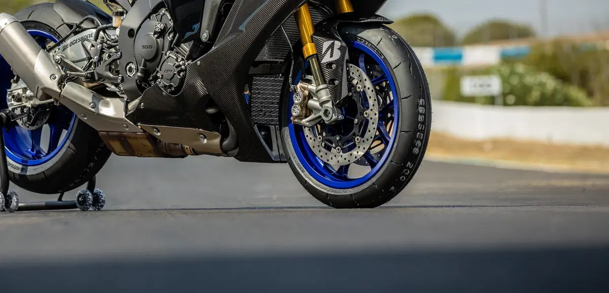 Bridgestone: nuovi CR11, BT46, RS11, E50 Extreme (2)
