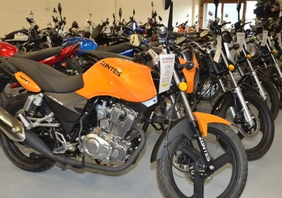 Le vendite cinesi riprendono dopo che le moto erano state vietate in citt&agrave;