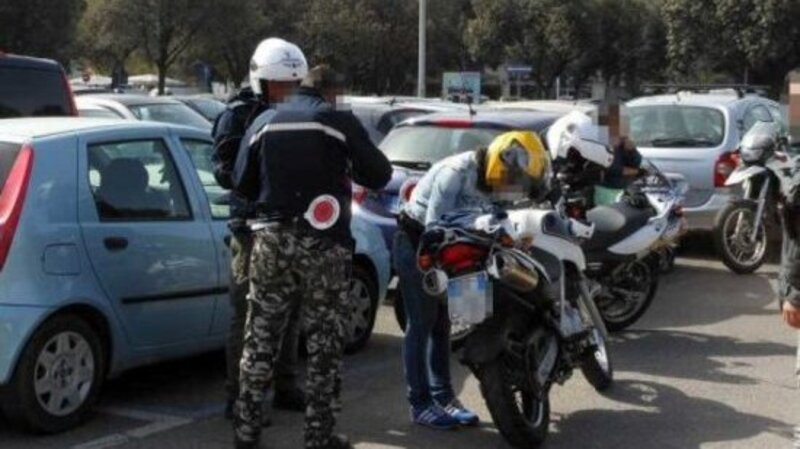Noleggio senza contratto per scooter e auto: multe salatissime a Firenze