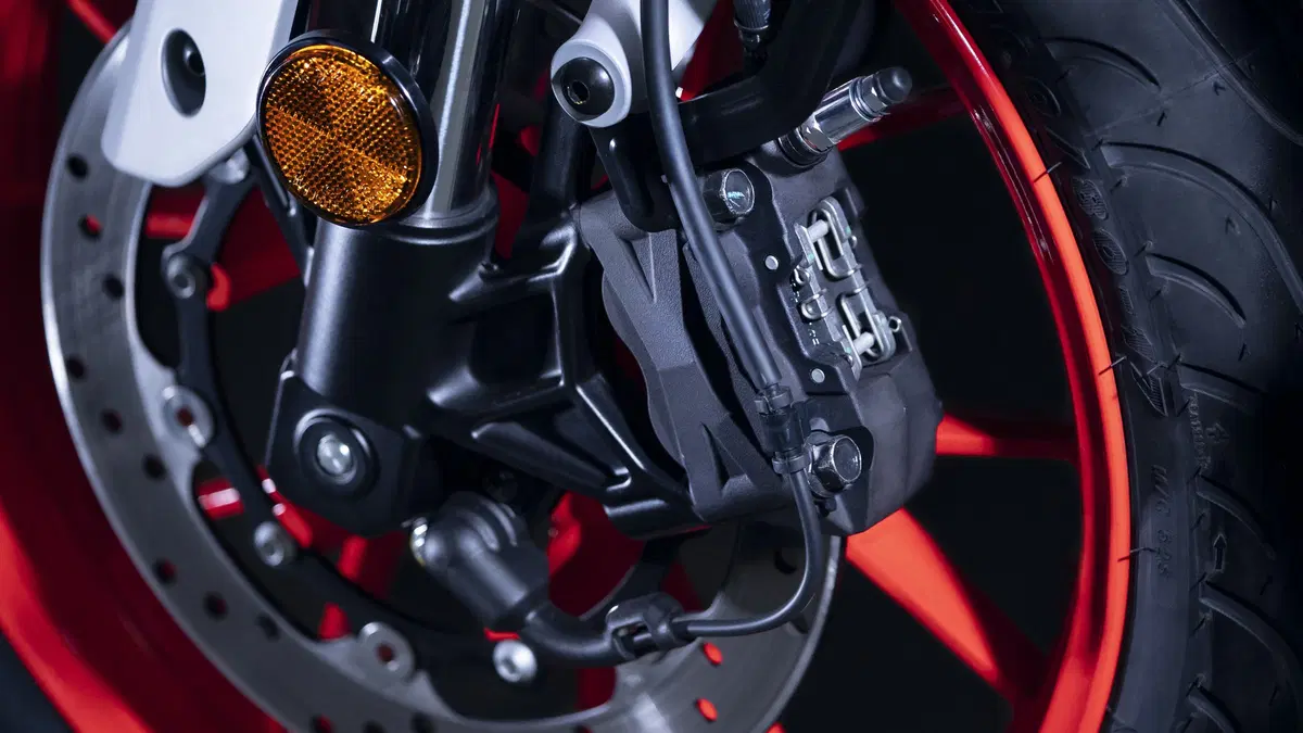 Yamaha MT-125 2020. Nuovo livello Dark. Prezzo e dati (13)