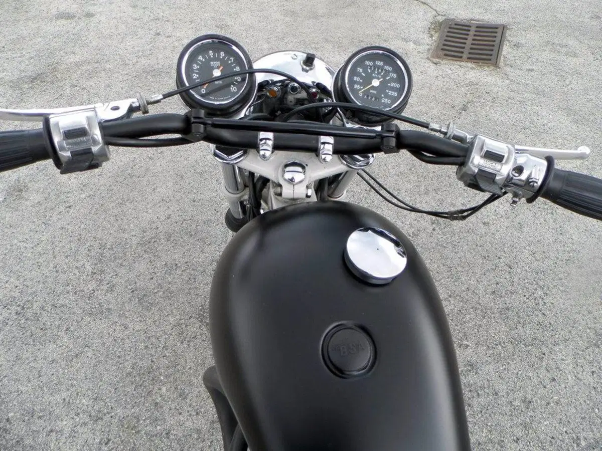 Bsa BSA A65 Lightning Scrambler   (4)