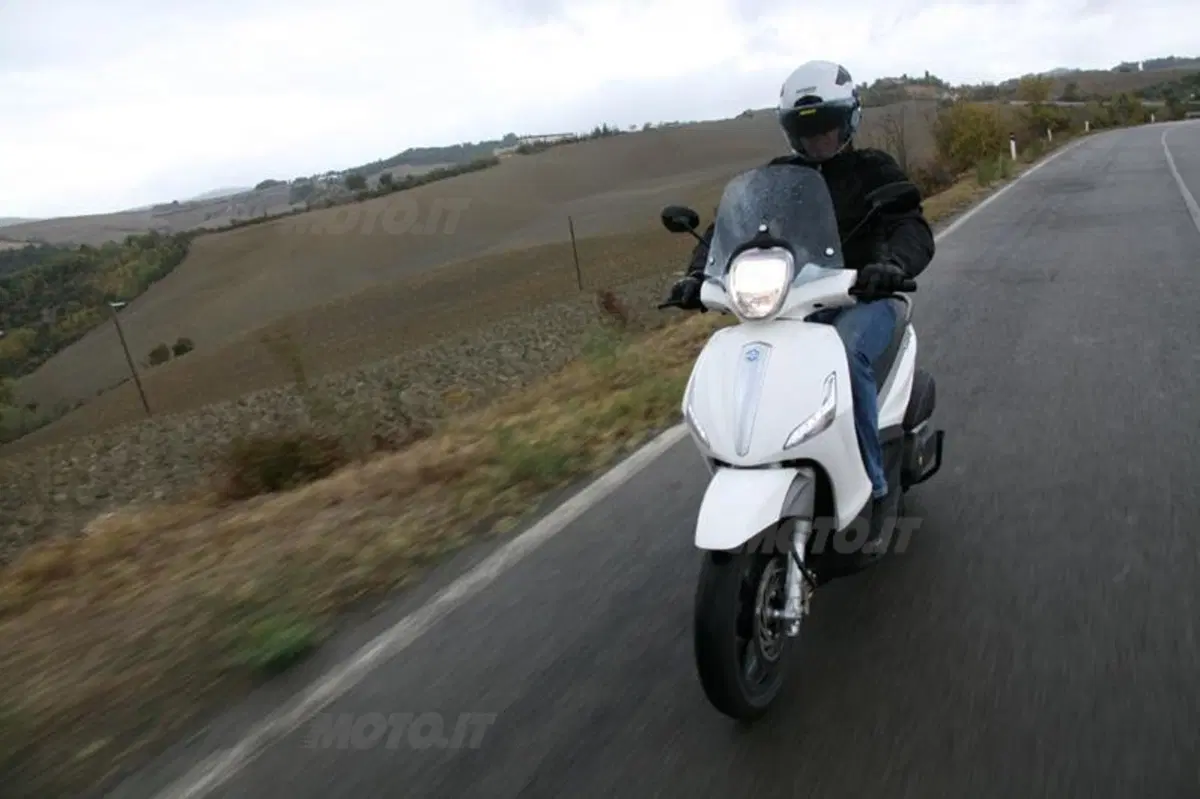 Piaggio Beverly SportTouring 350 