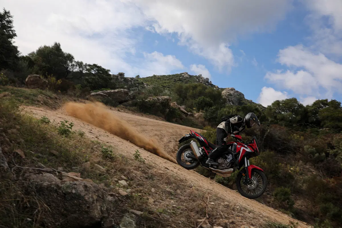 Nuova Honda Africa Twin CRF1100L: TEST su strada e offroad