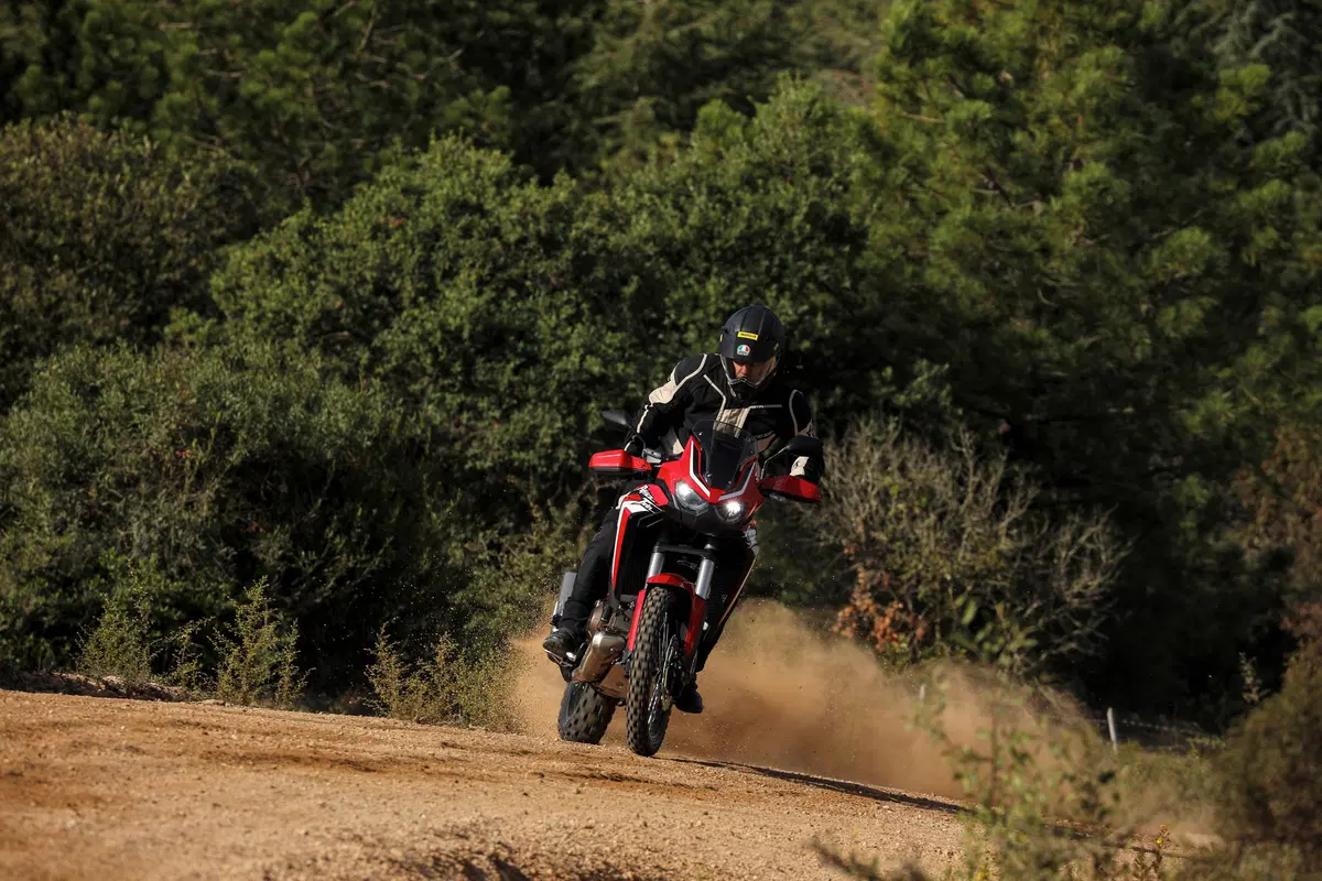 Nuova Honda Africa Twin CRF1100L: TEST su strada e offroad (6)