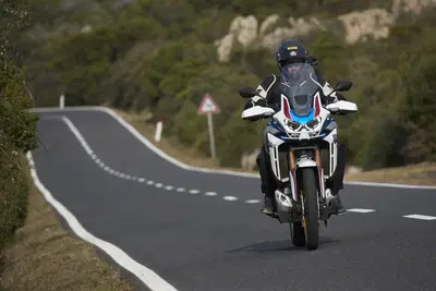 Honda Africa Twin CRF1100L Adventure Sports: TEST, ora &egrave; un'ammiraglia