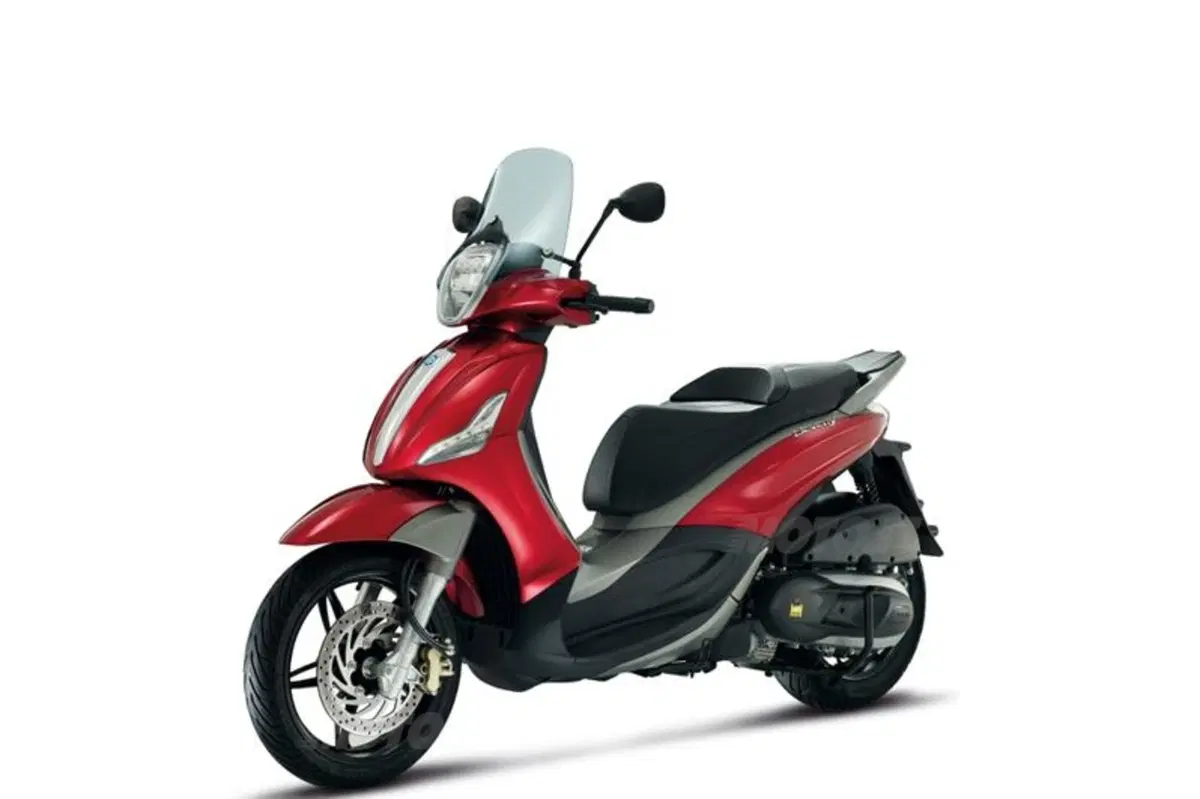 Piaggio Beverly SportTouring 350  (32)