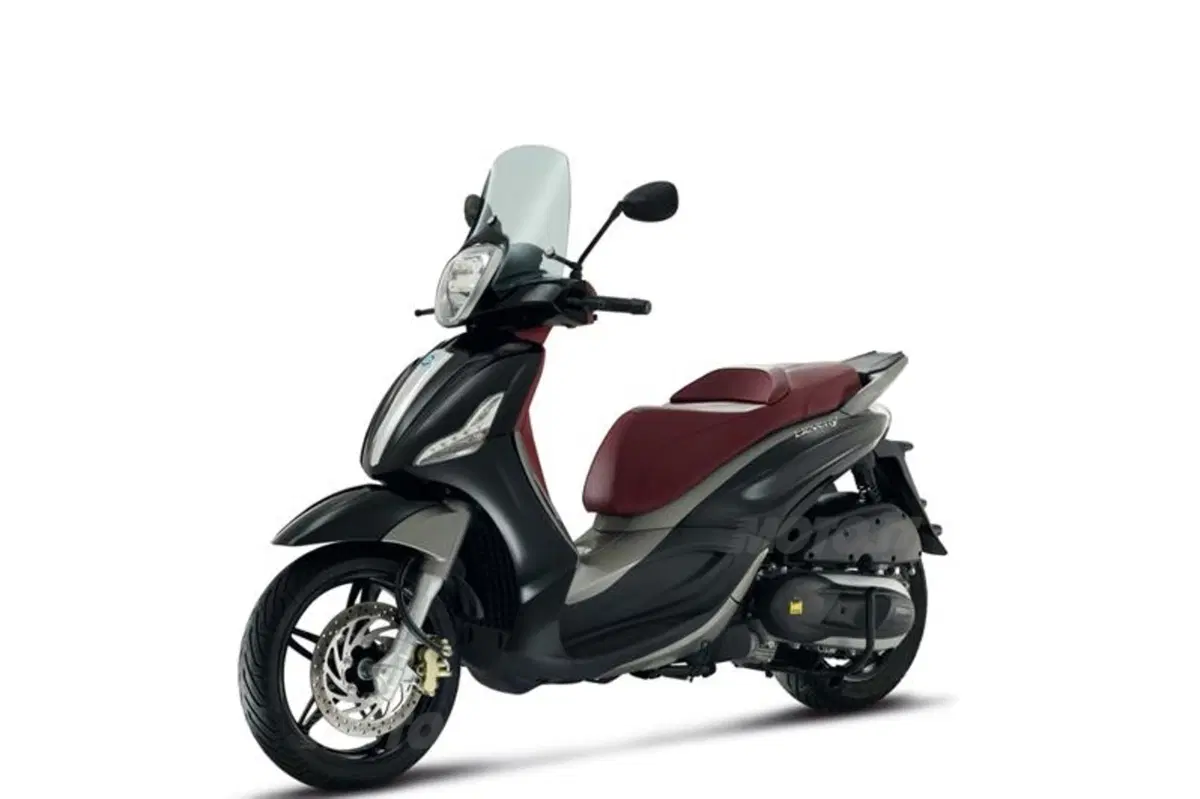 Piaggio Beverly SportTouring 350  (33)
