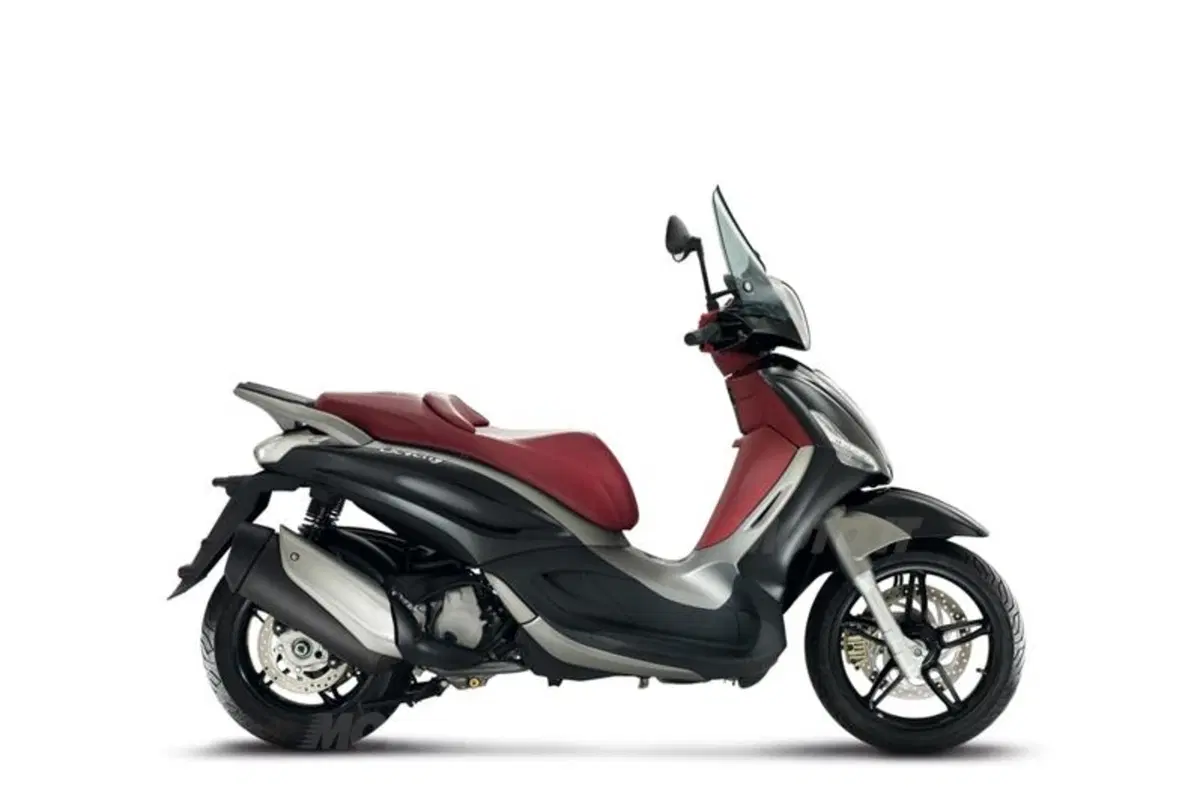 Piaggio Beverly SportTouring 350  (34)