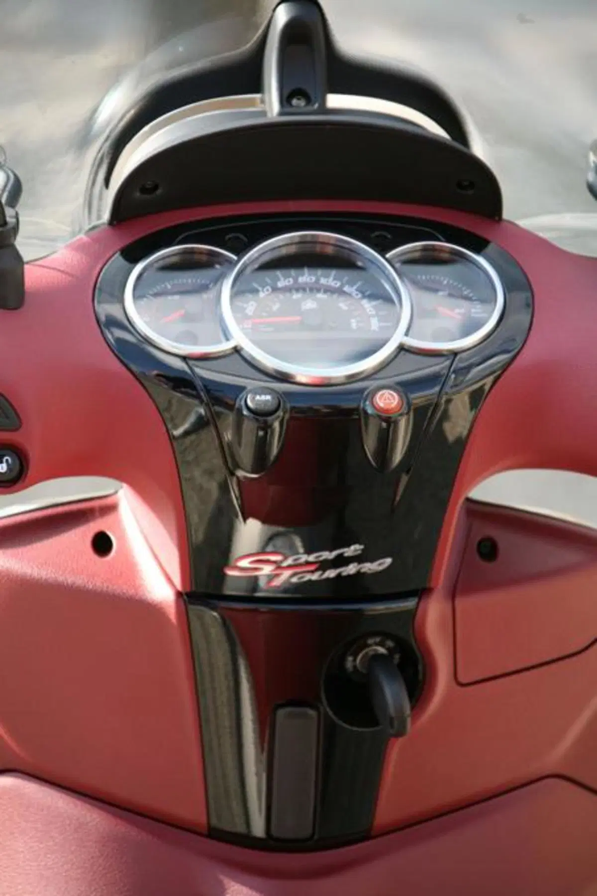 Piaggio Beverly SportTouring 350  (38)