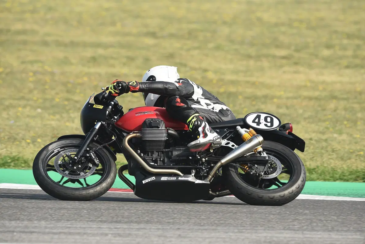 Moto Guzzi Fast Endurance Misano: ecco com’è andata la gara (8)