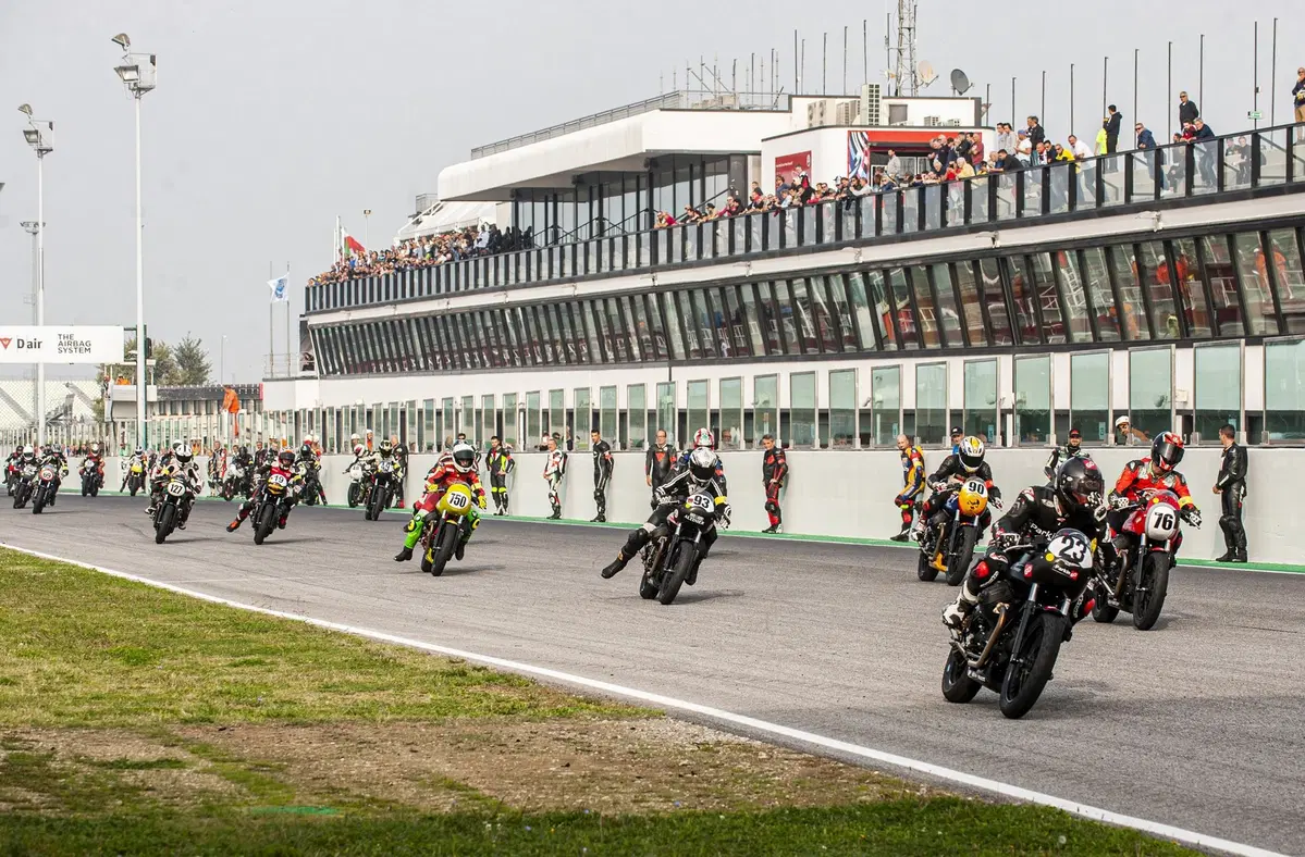 Moto Guzzi Fast Endurance Misano: ecco com’è andata la gara (20)