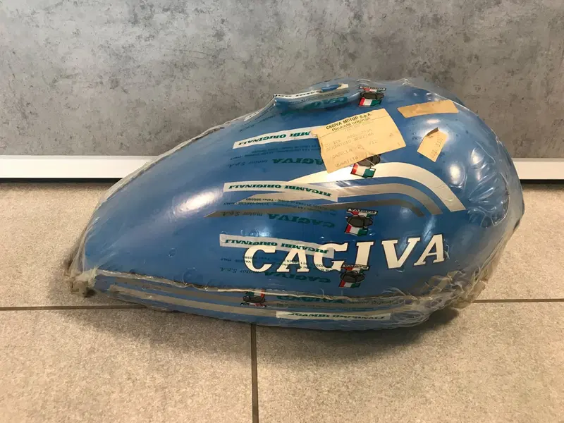 Serbatoio Cagiva sx 250/350 azzurro MV Agusta (3)