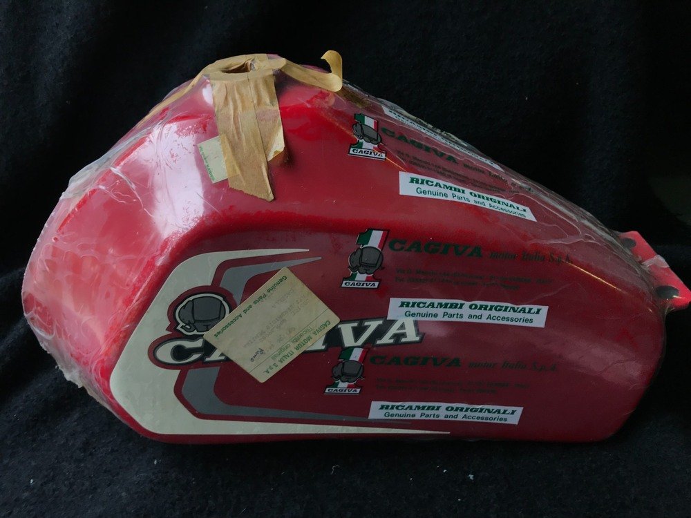 Serbatoio Cagiva Ala Rossa 350 (rosso o bianco) MV Agusta (3)