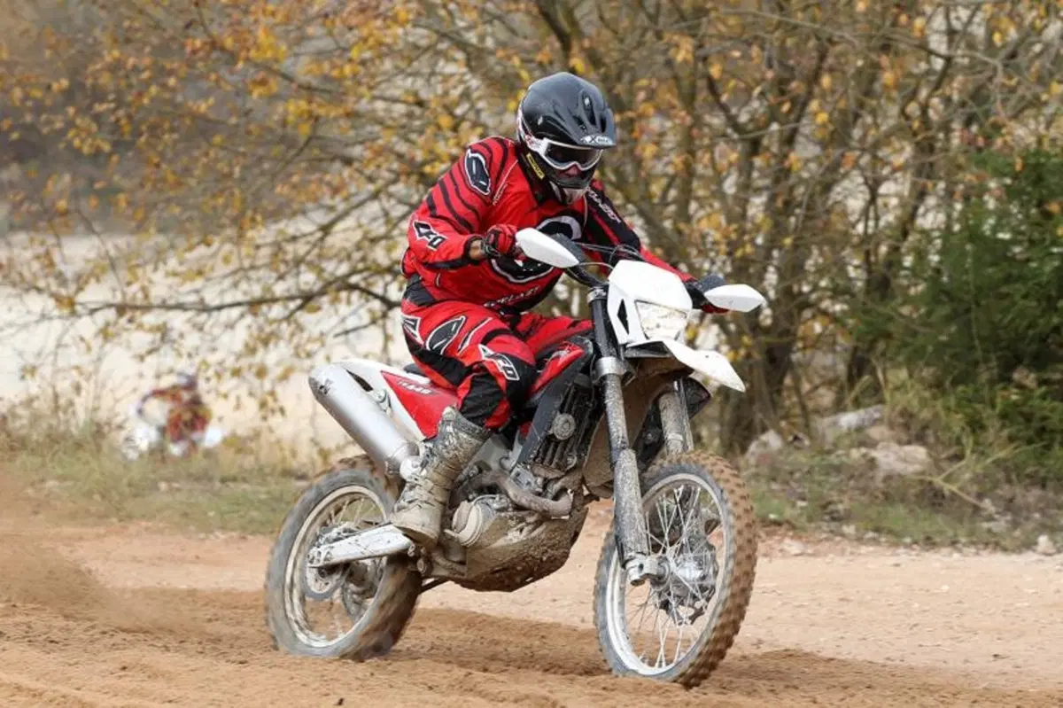 Husqvarna TE 449 ABS  (4)
