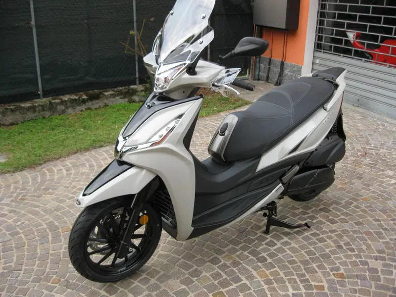 Kymco Agility 300i (2021 - 25) (2)