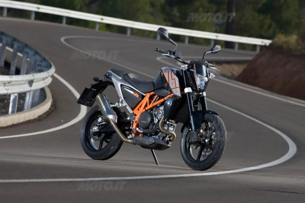 KTM 690 Duke e 200 Duke (6)