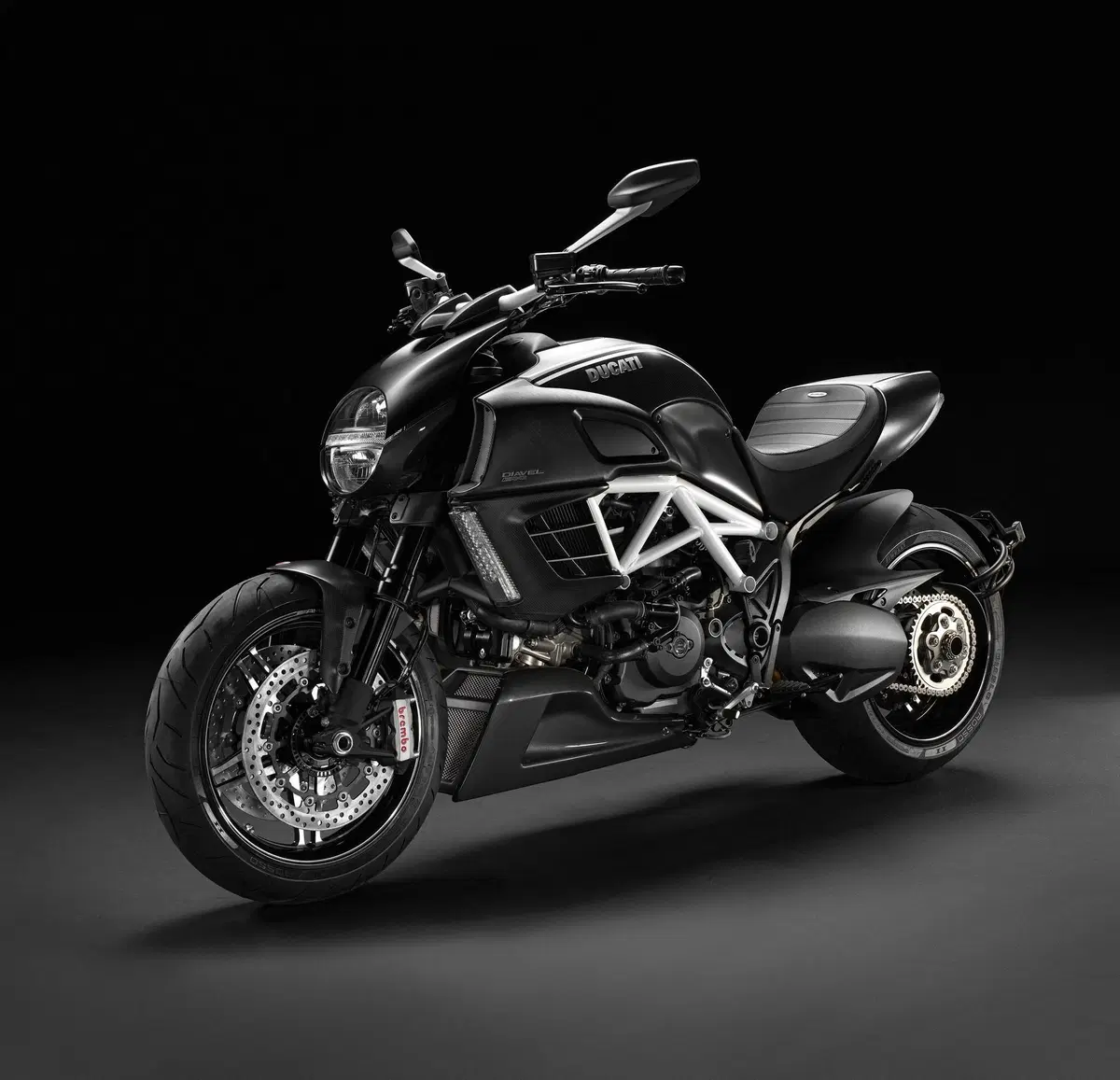Ducati Diavel Cromo e Diavel AMG Special Edition (4)